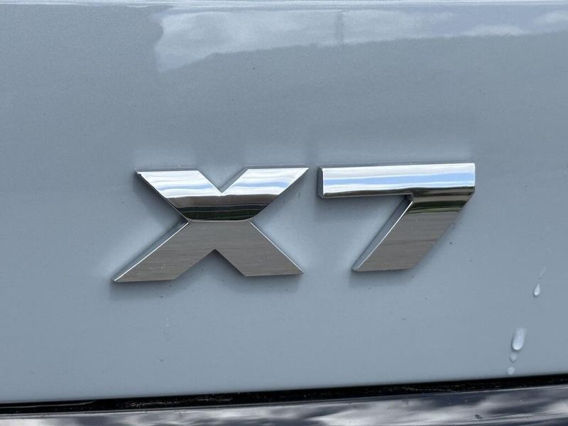 2025 BMW X7 M60iImage 12