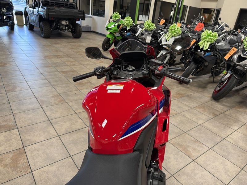 New 2025 Honda CBR500R ABS Image 25