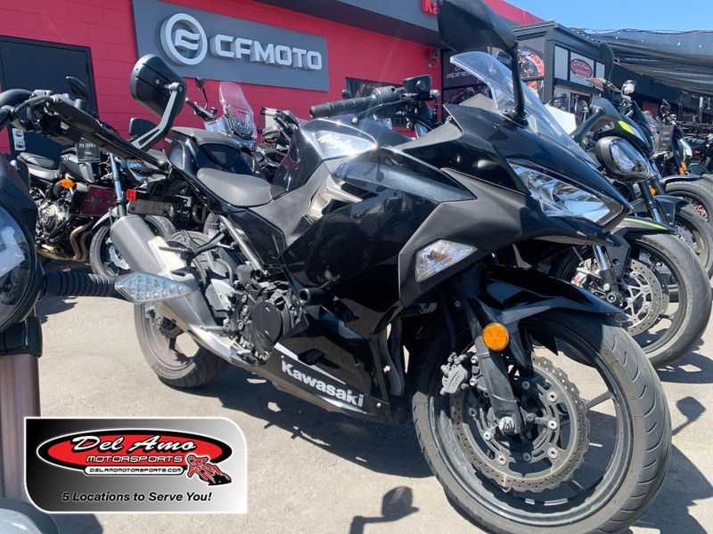 Used 2018 Kawasaki Ninja 400 Image 1