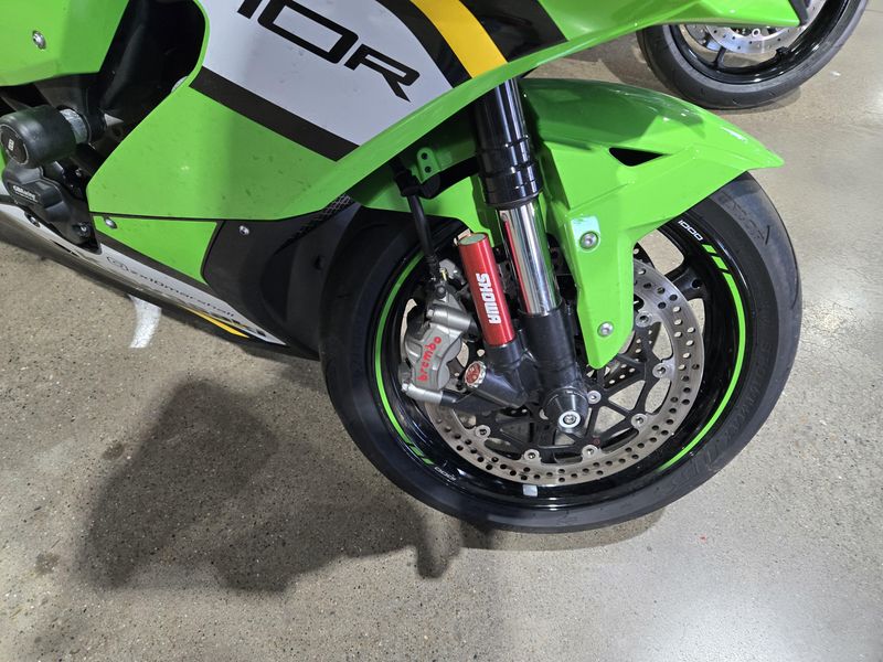 USED 2025 KAWASAKI NINJA ZX10R ABS KRT EDITION Image 18