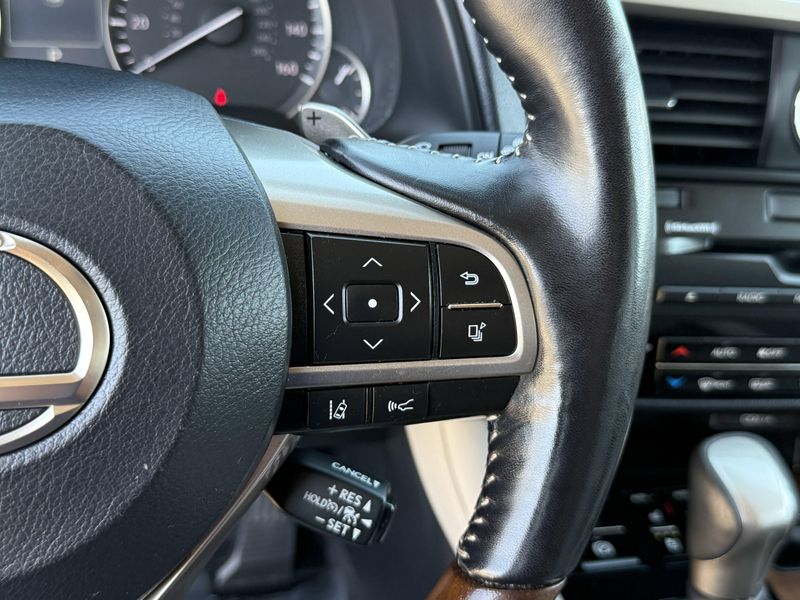 2022 Lexus RX 350LImage 26