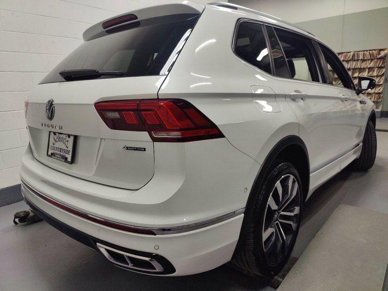 2022 Volkswagen Tiguan SEL R-Line AWD w/Sunroof/NavImage 16