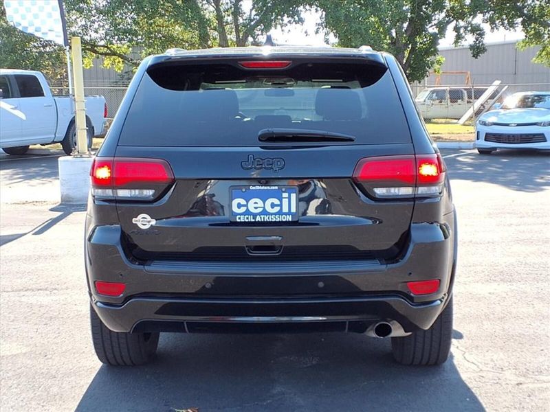 2021 Jeep Grand Cherokee Laredo X photo 5