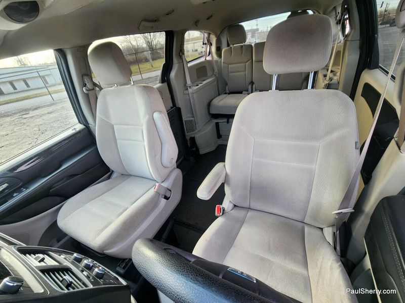 Used 2015 Dodge Grand Caravan SE