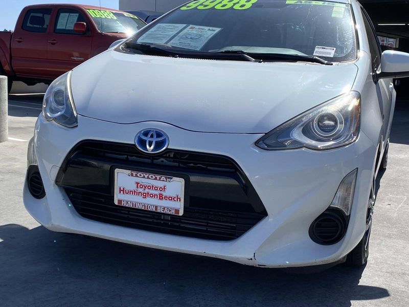 2015 Toyota Prius c TwoImage 9