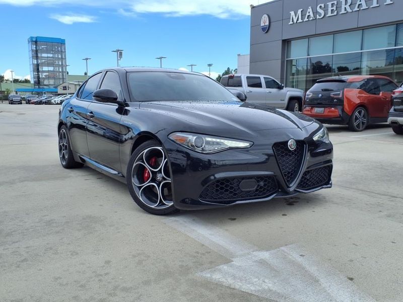 Used 2022 Alfa Romeo Giulia VeloceImage 1