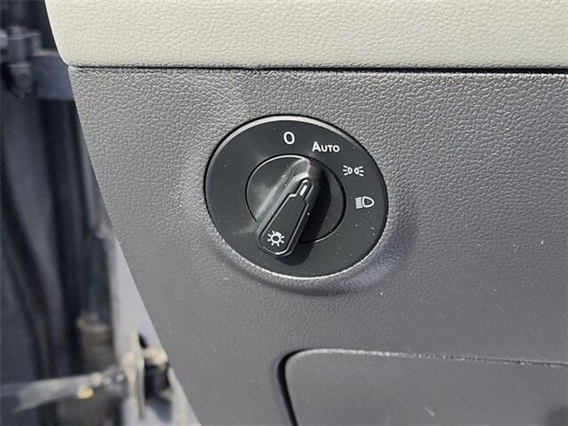 2022 Volkswagen Taos 1.5T SEImage 18