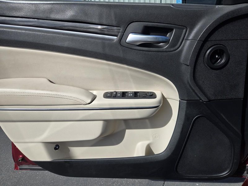 Used 2017 Chrysler 300 Limited RWD