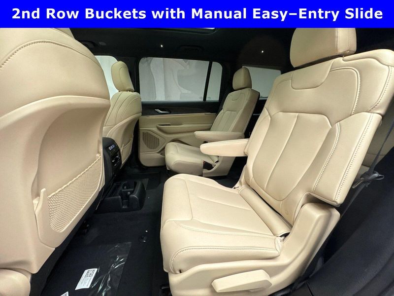 2025 Jeep Grand Cherokee L Limited 4x4Image 19