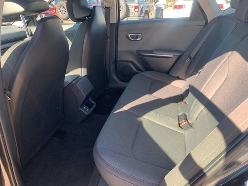 Used 2025 Kia K4 LXSImage 15