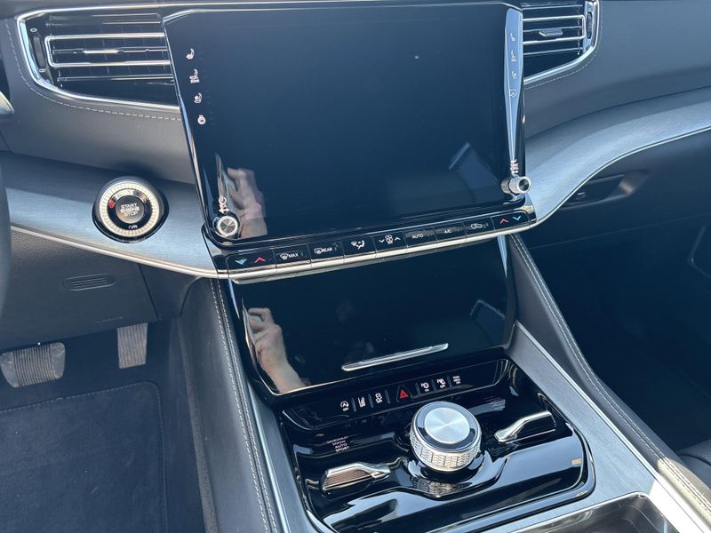 2026 Jeep Grand Wagoneer Limited Reserve 4x4Image 40