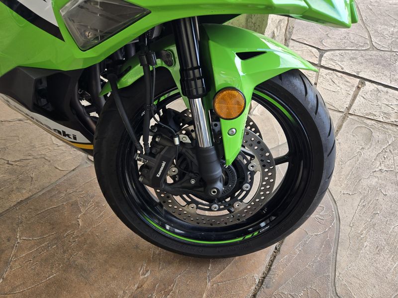 USED 2025 KAWASAKI NINJA ZX4RR ABS Image 11