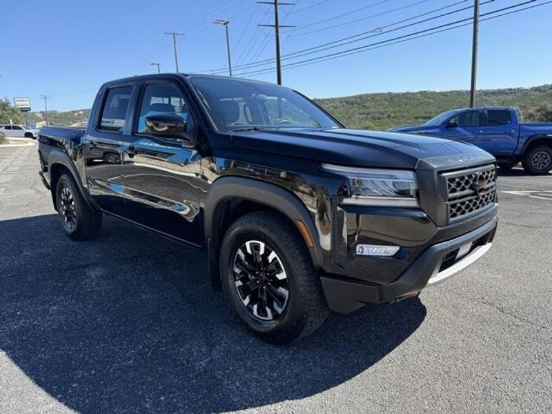 2024 Nissan Frontier PRO-X photo 4
