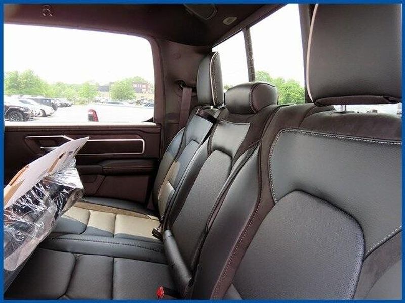 2025 RAM 1500 LaramieImage 10