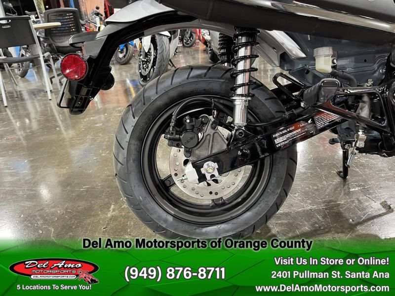 2025 Honda DAX 125 Image 4
