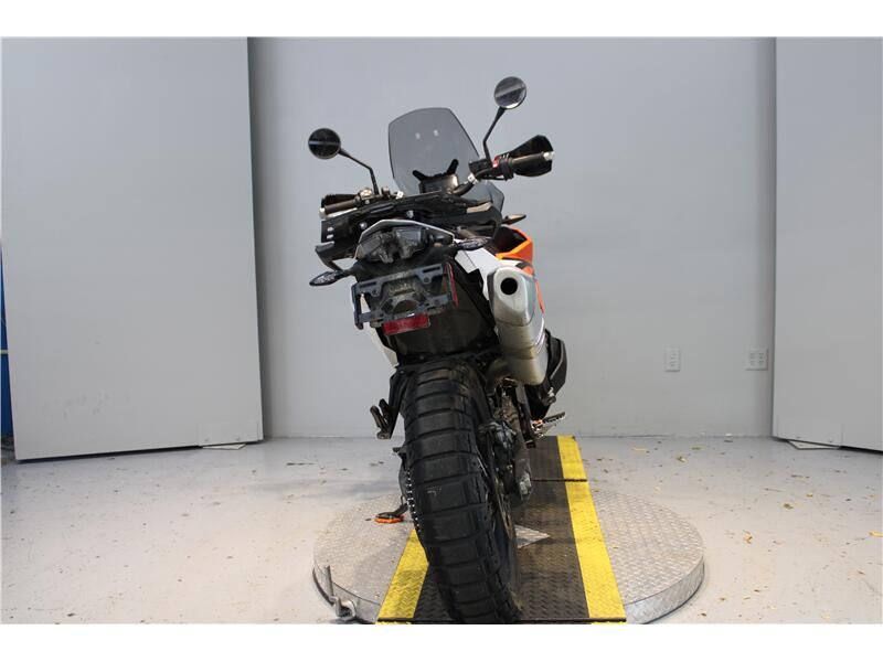 2023 KTM 890 AdventureImage 3