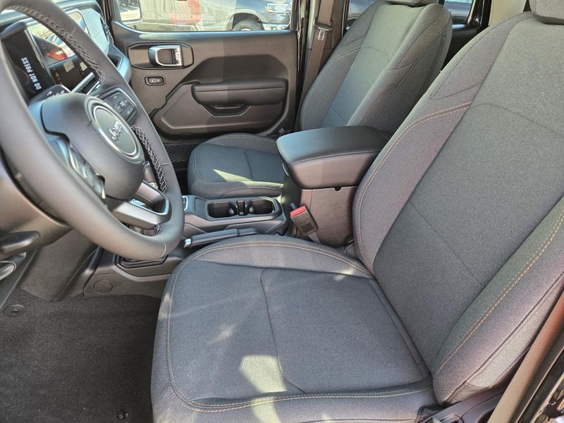 New 2026 Jeep Gladiator Sport S 4x4