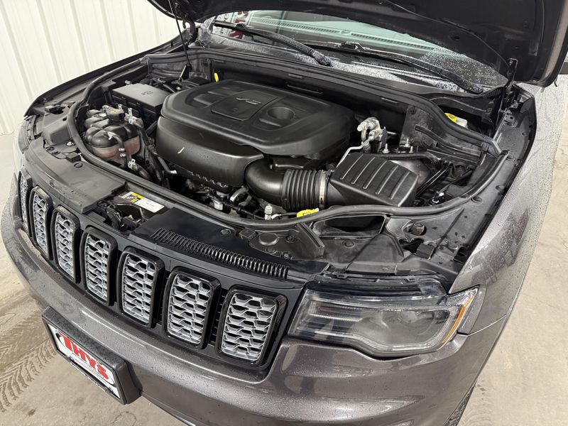 Used 2021 Jeep Grand Cherokee Laredo XImage 17