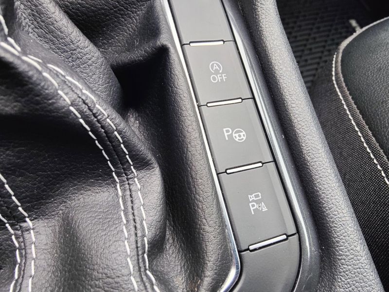 Used 2024 Volkswagen Tiguan AWD SEL R-Line w/Sunroof/NavImage 29