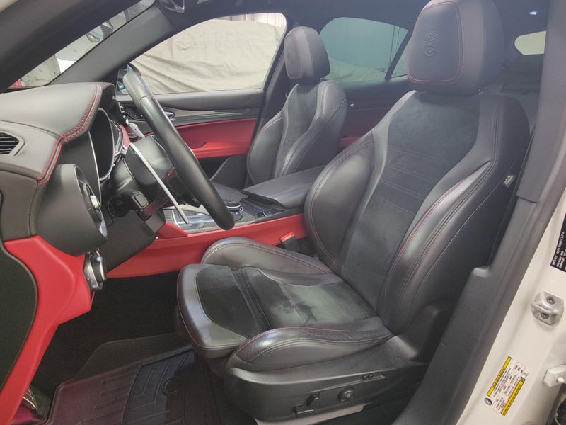 Used 2019 Alfa Romeo Stelvio Nero Quadrifoglio AWD w/SunroofImage 19