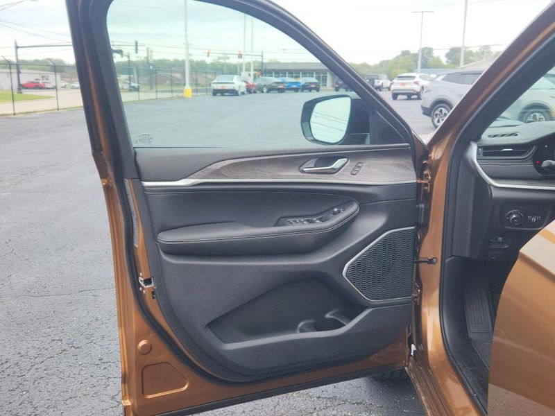 New 2027 Jeep Grand Cherokee Limited Reserve