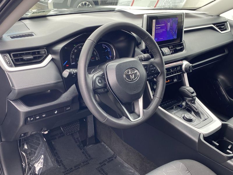 2024 Toyota RAV4 XLEImage 17