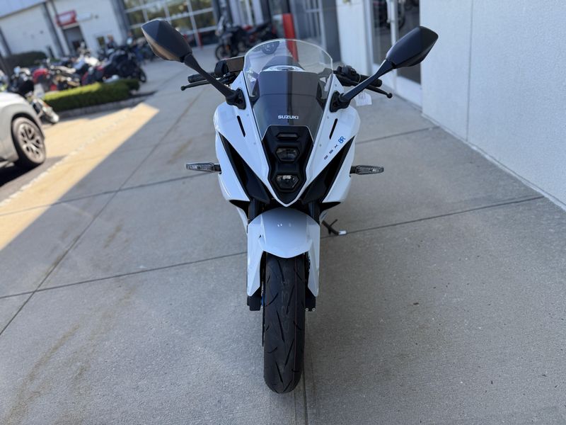 2026 Suzuki GSX 8RImage 2