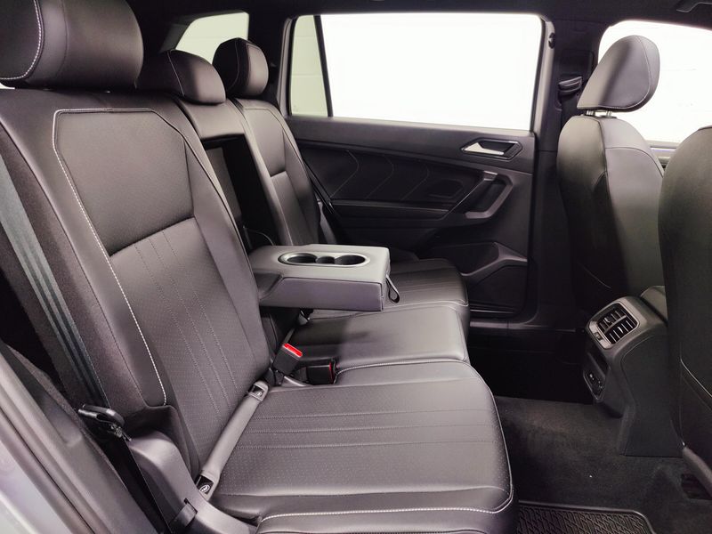 Used 2023 Volkswagen Tiguan AWD SE R-Line Black w/SunroofImage 18