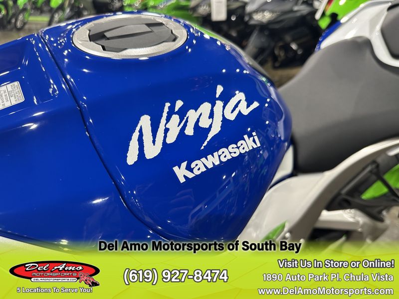 2024 Kawasaki ZX1002LRFBL-GN2  in a LIME GREEN/PEARL CRYSTAL WHITE/BLUE exterior color. Del Amo Motorsports of South Bay (619) 547-1937 delamomotorsports.com 