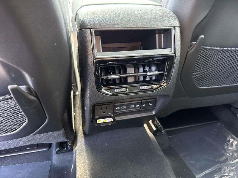 New 2026 Jeep Grand Cherokee Limited Reserve 4x4