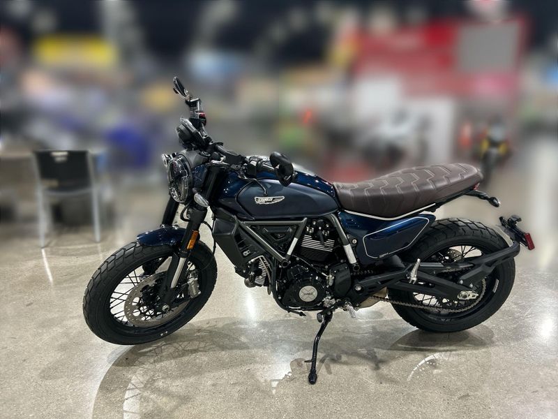 New 2025 Ducati SCRAMBLER 800 NIGHTSHIFT Image 11