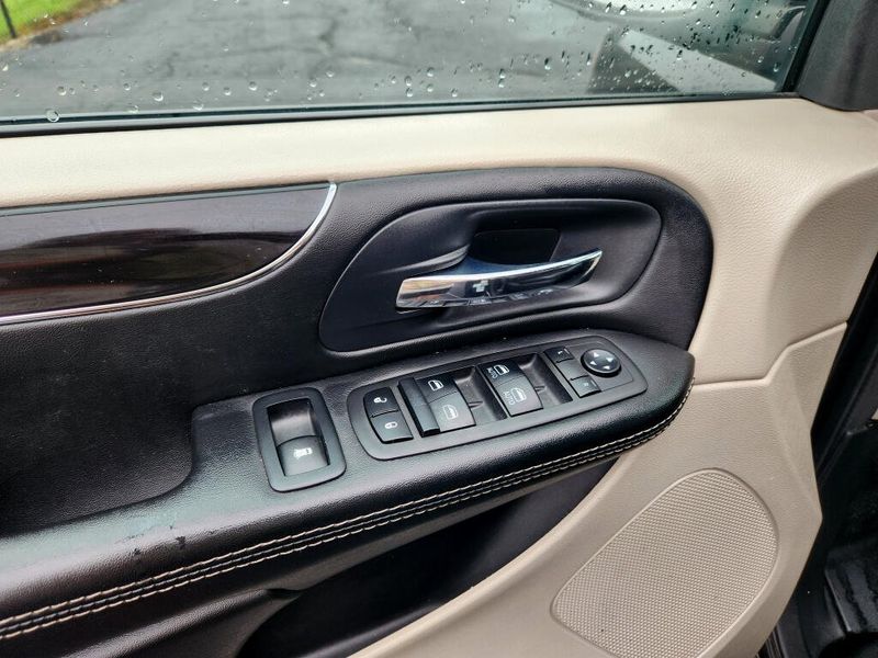 Used 2019 Dodge Grand Caravan SXT