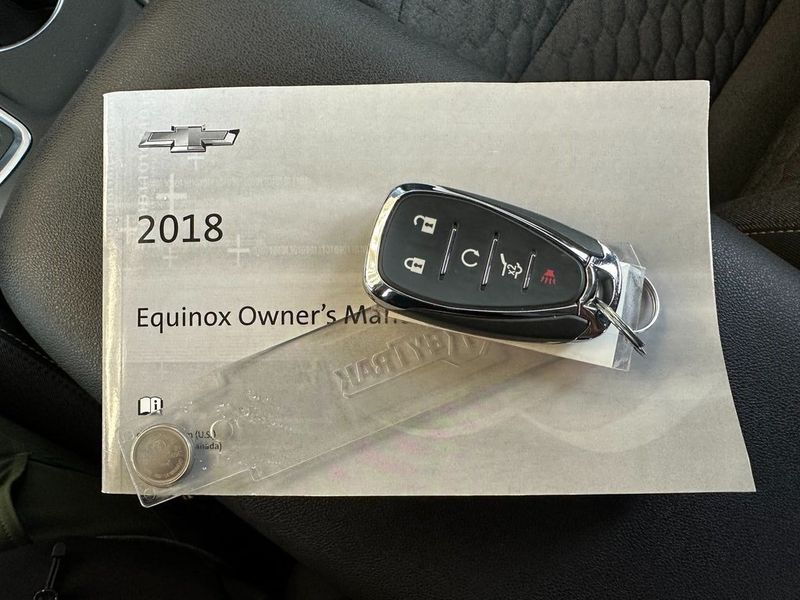 2018 Chevrolet Equinox LTImage 8