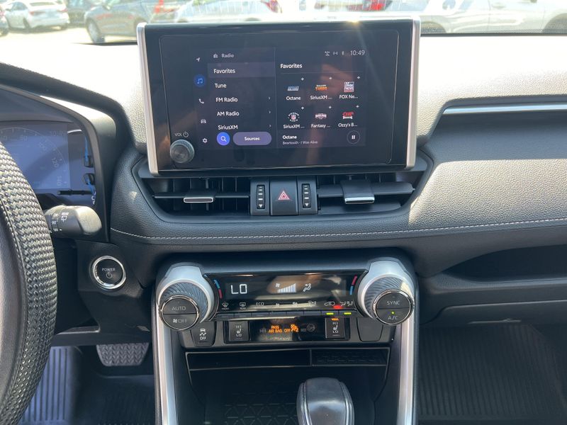 2023 Toyota RAV4 Hybrid XLE PremiumImage 15