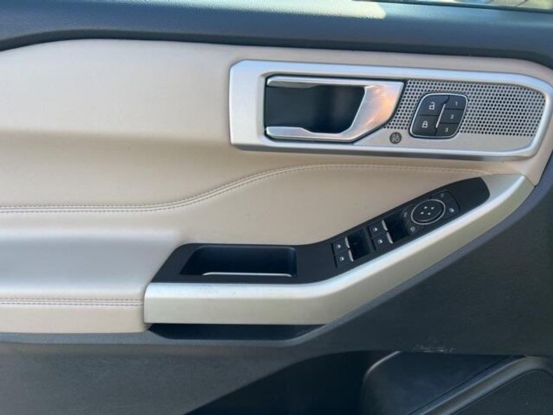2021 Ford Explorer LimitedImage 13