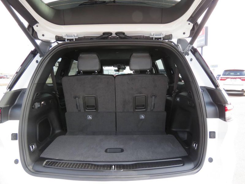 New 2026 Jeep Grand Cherokee L Limited 4x4Image 16