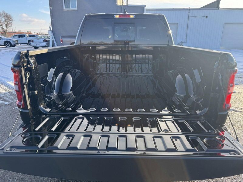2025 RAM 1500 LaramieImage 9