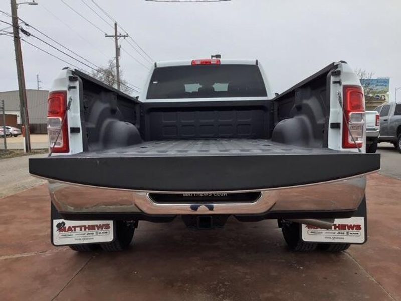 2024 RAM 3500 Big Horn Crew Cab 4x4 8