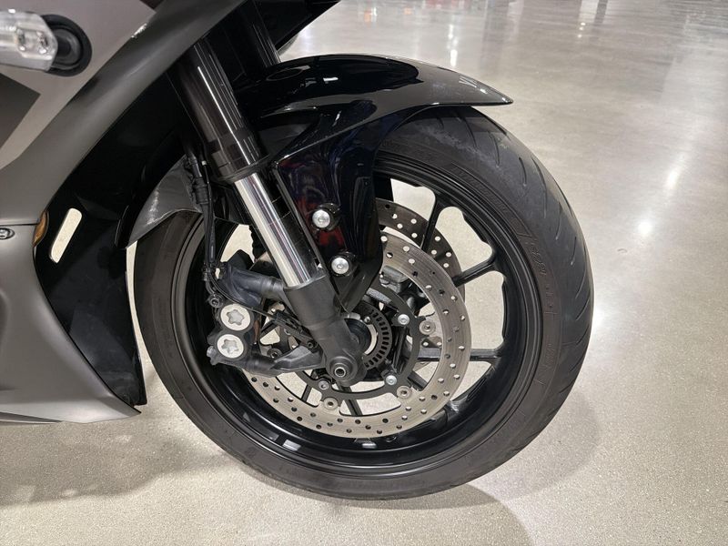 Used 2025 Yamaha YZF-R7 CA Image 19