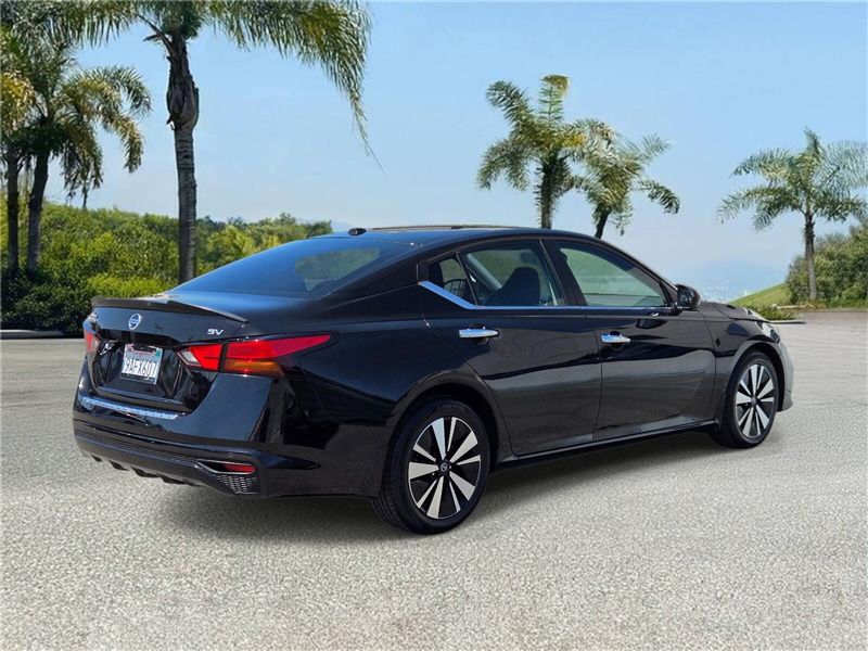 Used 2022 Nissan Altima 2.5 SV Sedan