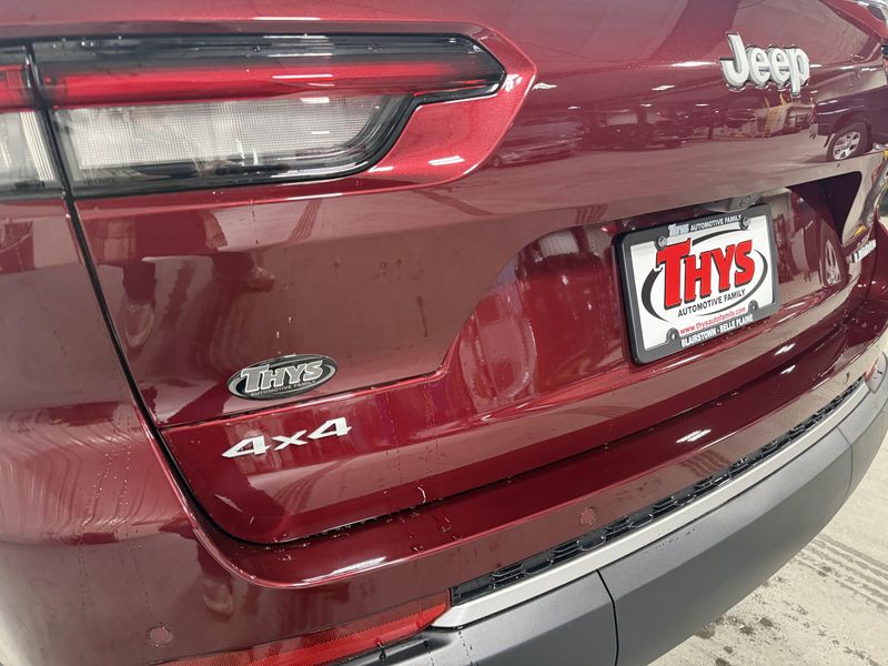 New 2026 Jeep Grand Cherokee L Limited 4x4Image 5