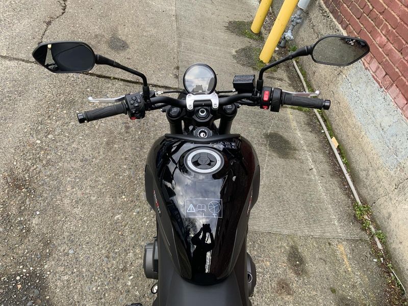 2025 Triumph TRIDENT 660