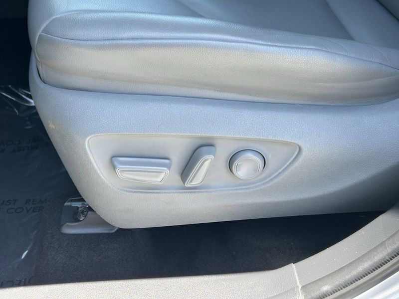 Used 2021 Toyota Highlander XLEImage 19