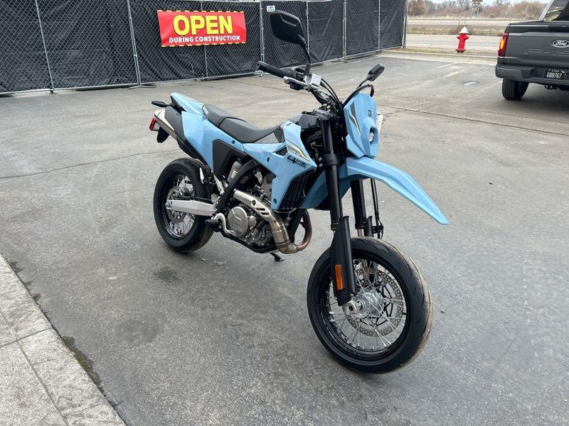 New 2025 Suzuki DRZ 4SM 
