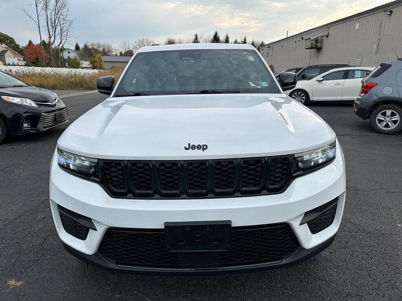 2023 Jeep Grand Cherokee AltitudeImage 11