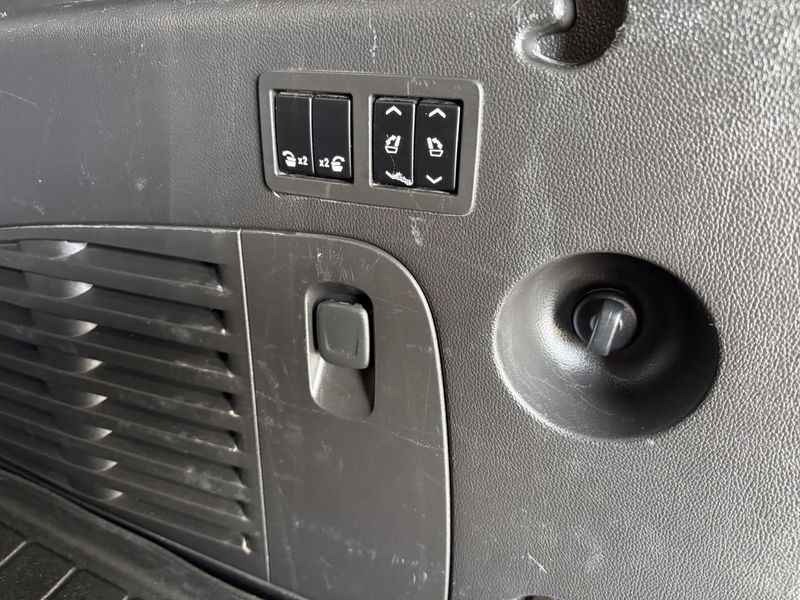 Used 2016 GMC Yukon XL DenaliImage 6