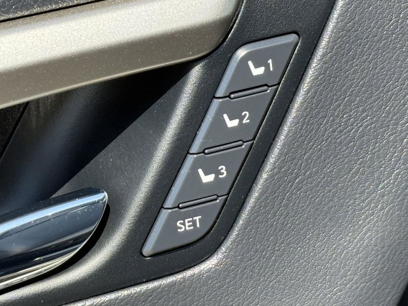 2022 Lexus RX 350Image 19