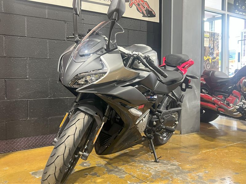 2025 CFMOTO 300SS Image 3