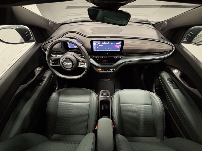 New 2025 Fiat 500e Giorgio Armani Collector