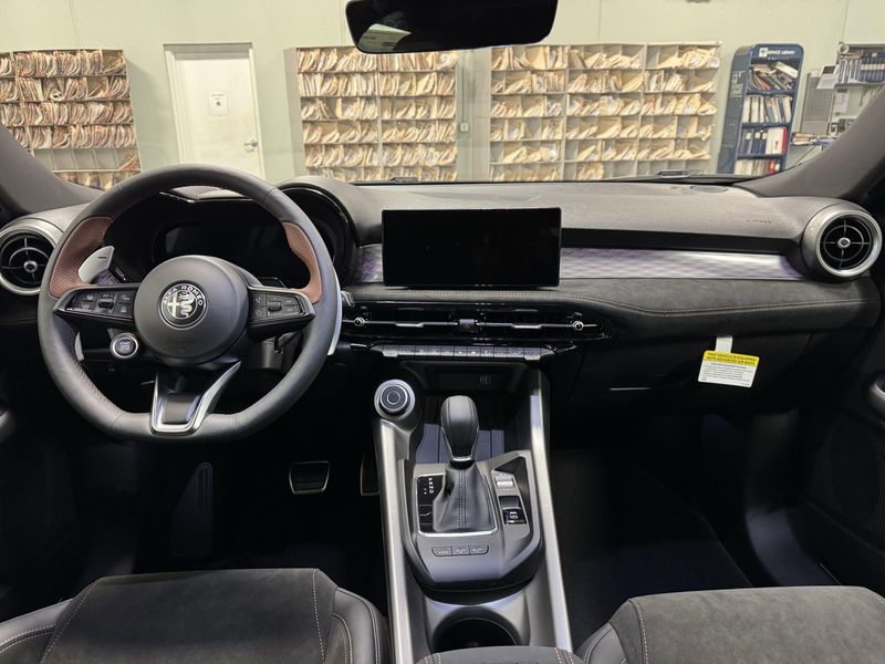 New 2025 Alfa Romeo Tonale Intensa Hybrid EawdImage 15